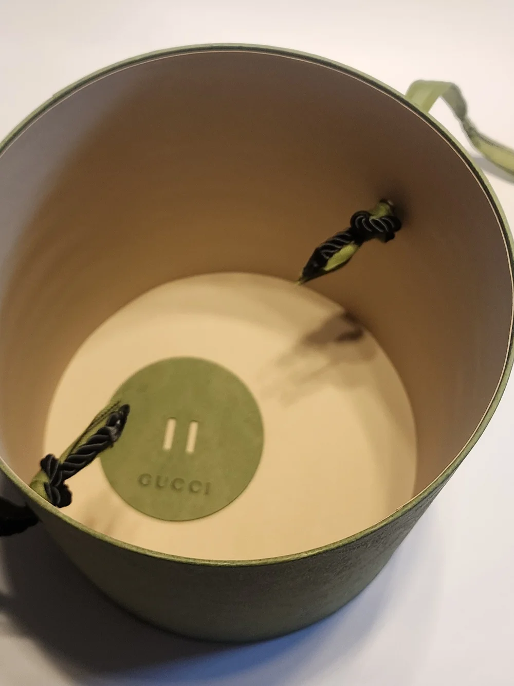Gucci Green Round Hat Box Carry Case with Rope Handle